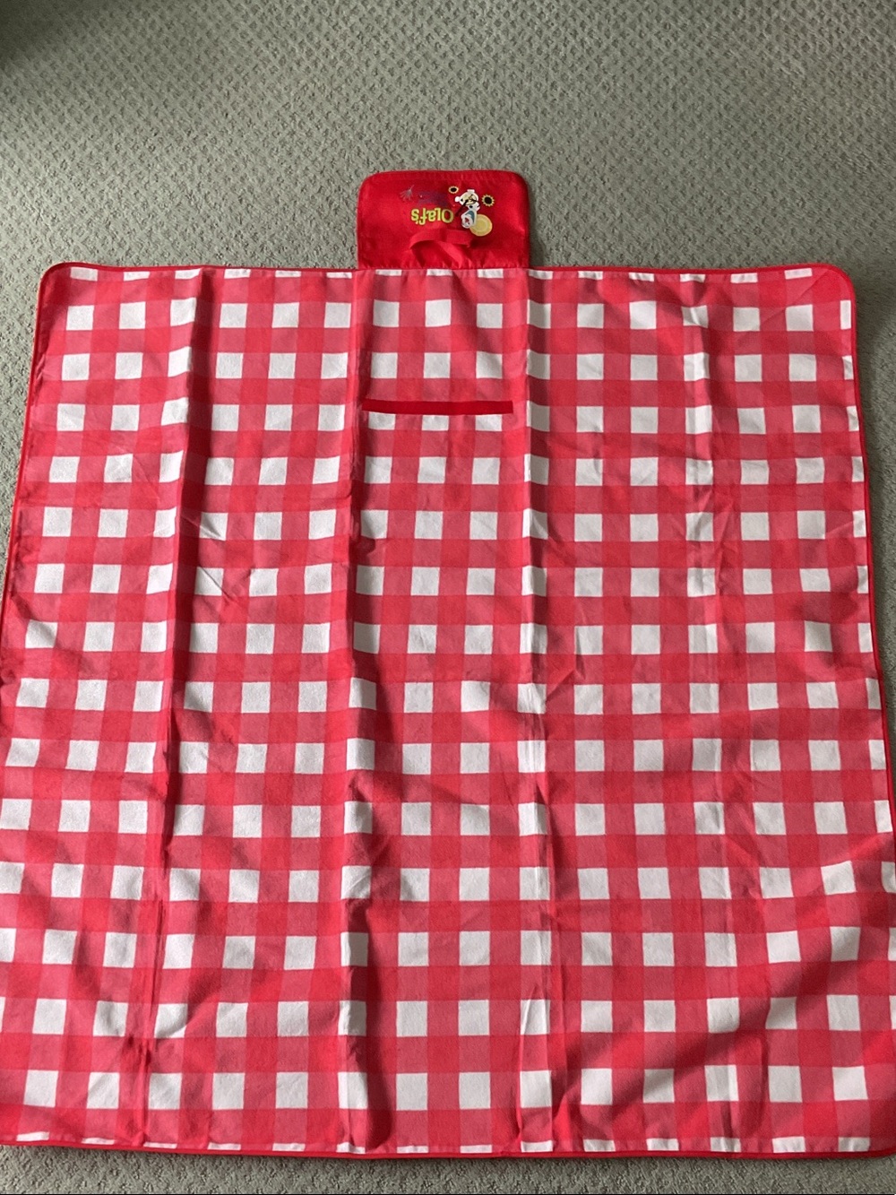 Disney Cruise Line Olafs’s Picnic Red & White Check Picnic Mat [DCL] 0476